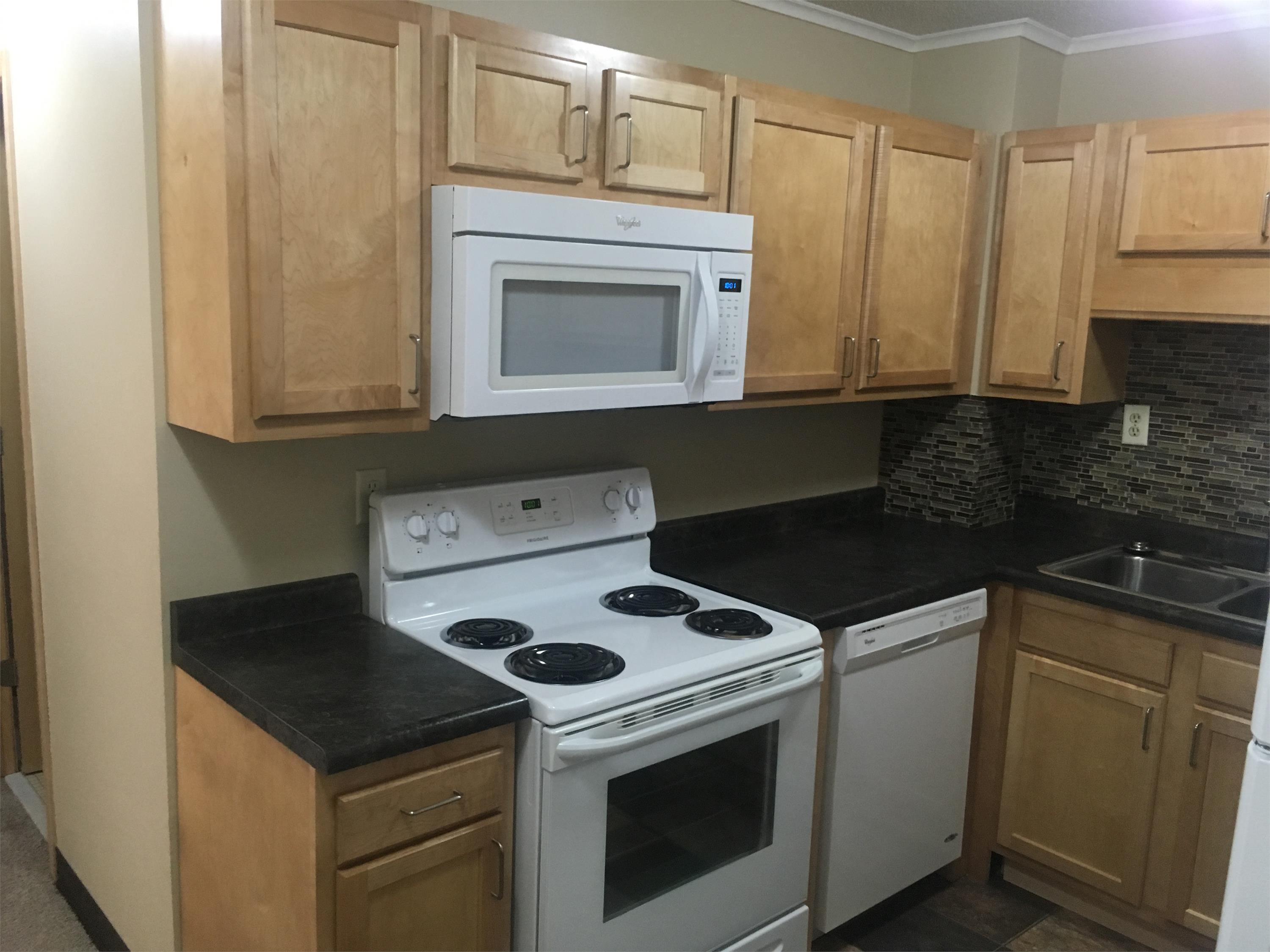 600 Graham Ave - 503